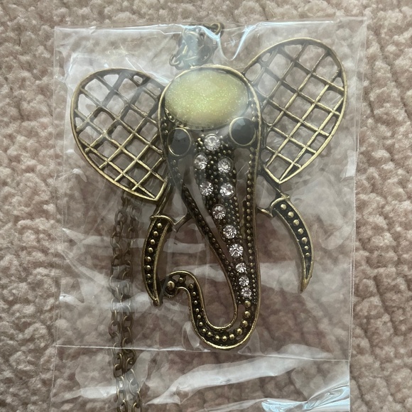 NWOT: Dramatic Elephant Head Necklace - Picture 7 of 7